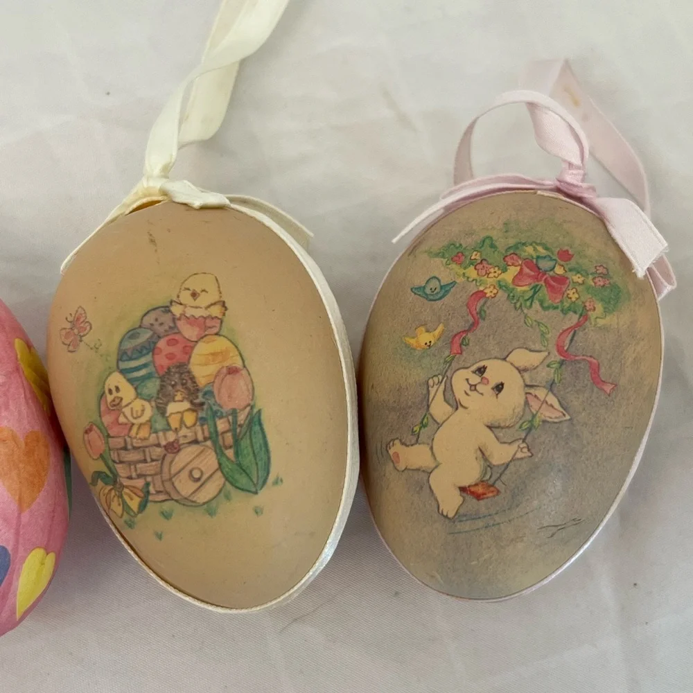 Lot of 17 vintage Easter egg decor plastic kitschy ornament porcelain crackle‎